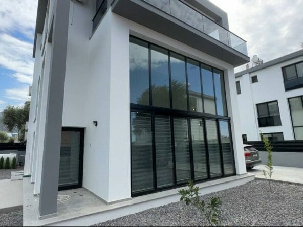 photo 2023 09 12 18 18 45